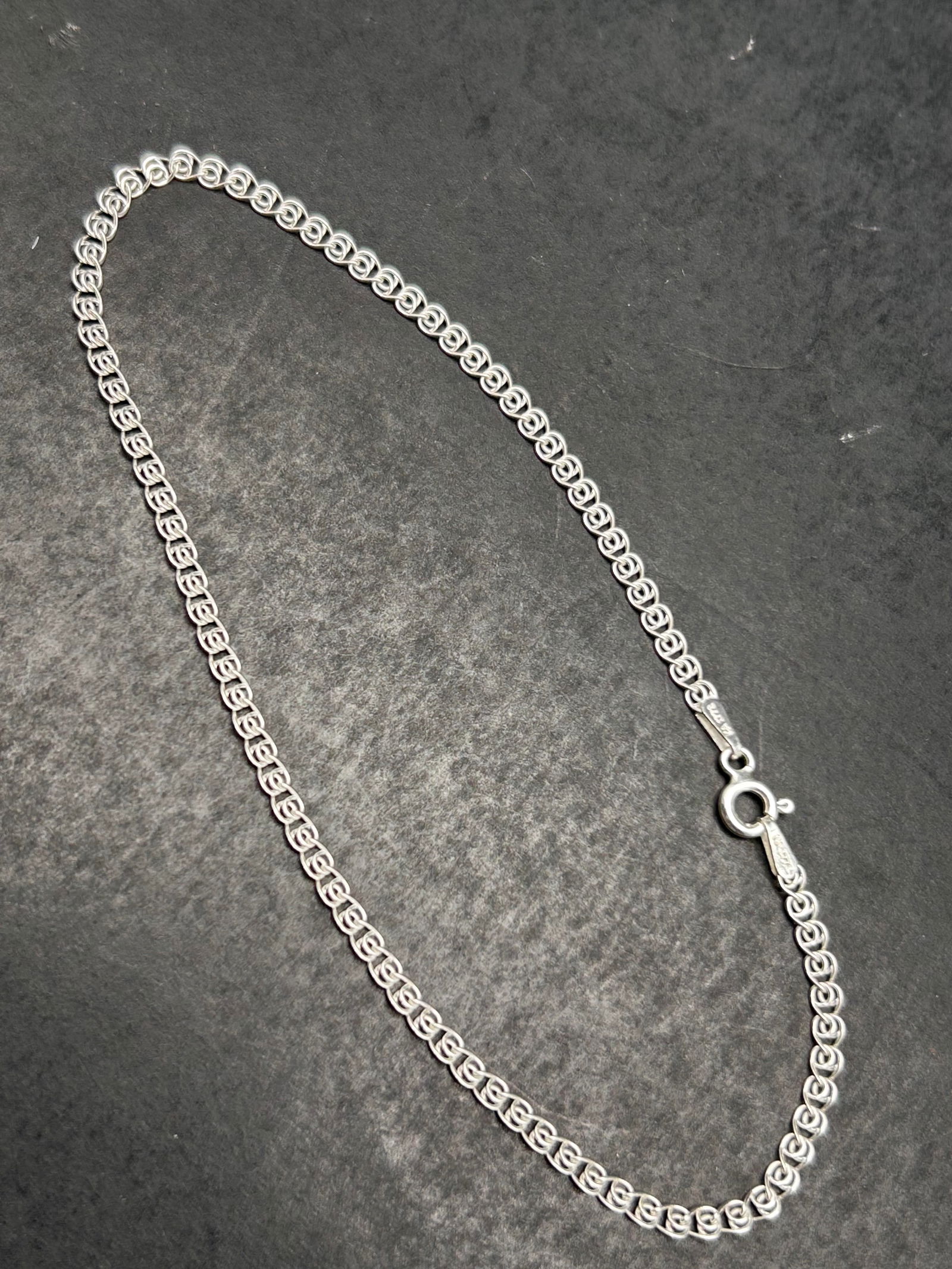 Designer KARIZMA SPA Italian Looping Link Sterling Bracelet /Anklet, Lays Flat, Marked 925 Italy, 9" (1 of 3)
