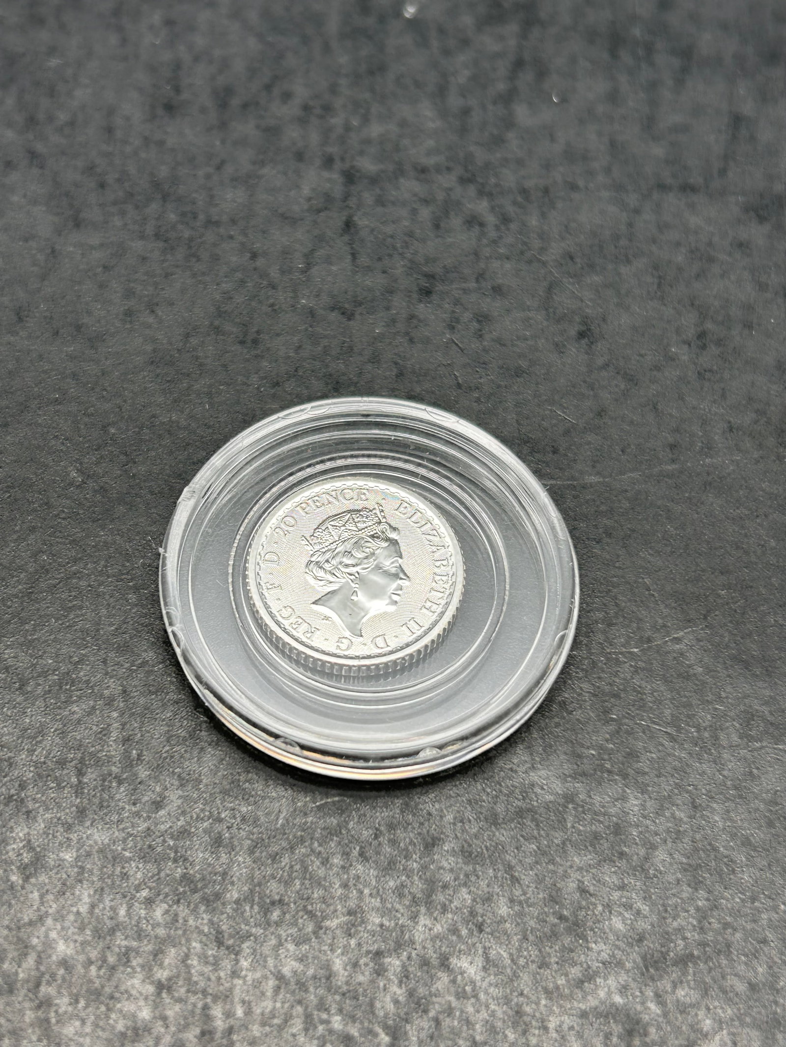 1/10 oz .999 Fine Silver BRITANNIA 2020 Elizabeth II 20 Pence Coin, Hard Plastic Capsule Case: Bidding on this item will be indication that the Bidder acknowledges that they have read and agreed to the Terms and Conditions posted to this Auction