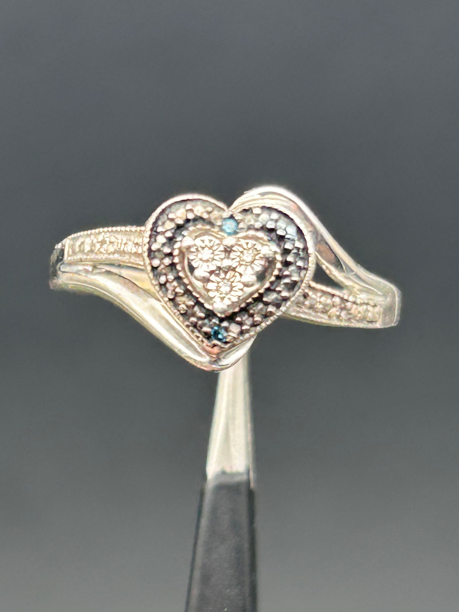White & Blue Diamond Heart Ring, Sterling Silver, Kay Jewelers, Marked 925, Size 9 (1 of 4)