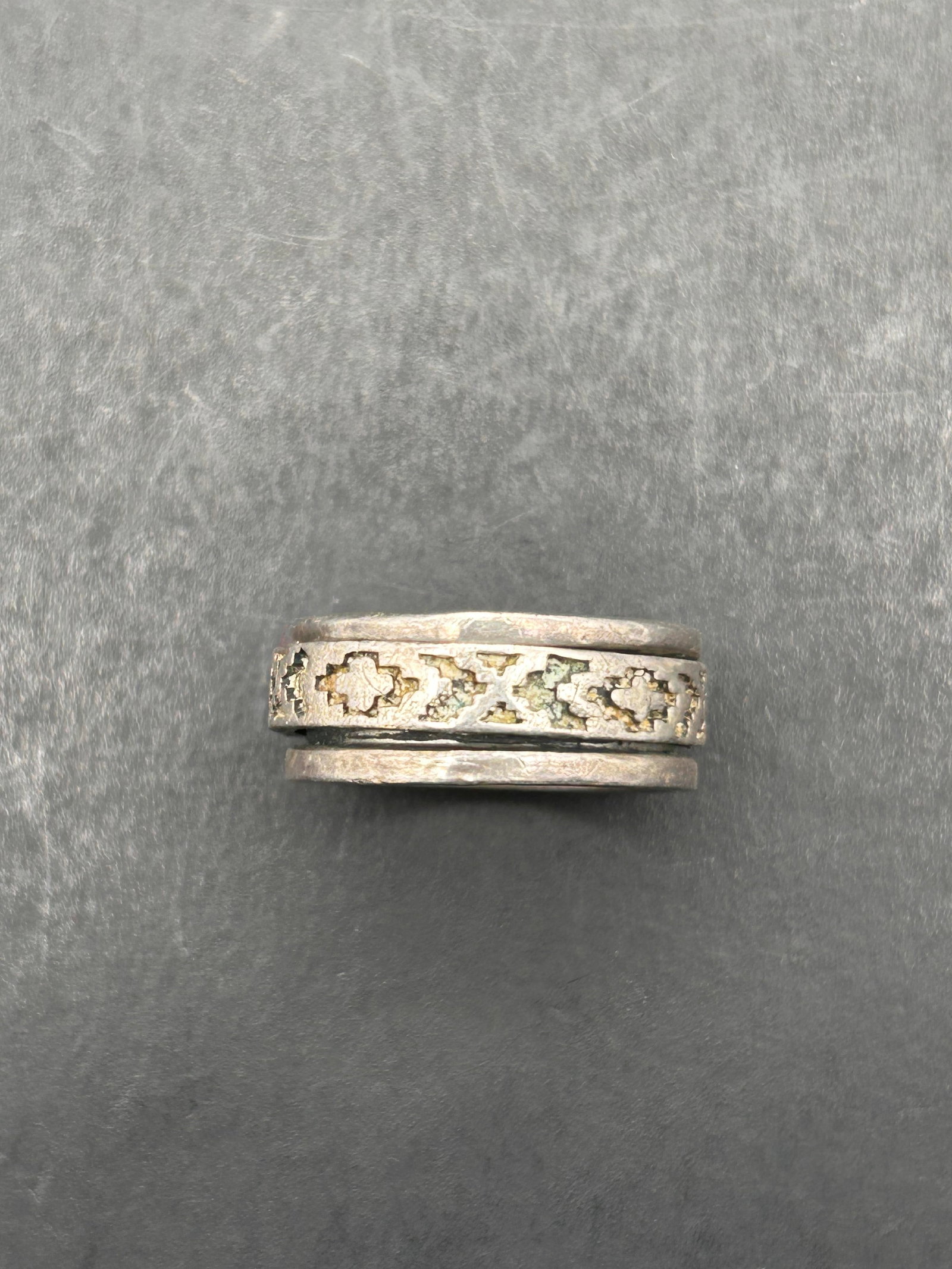 Southwestern Totem Design Spinner Ring, Sterling Silver, Marked 925, Fidget Band, Size 7: Bidding on this item will be indication that the Bidder acknowledges that they have read and agreed to the Terms and Conditions posted to this Auction