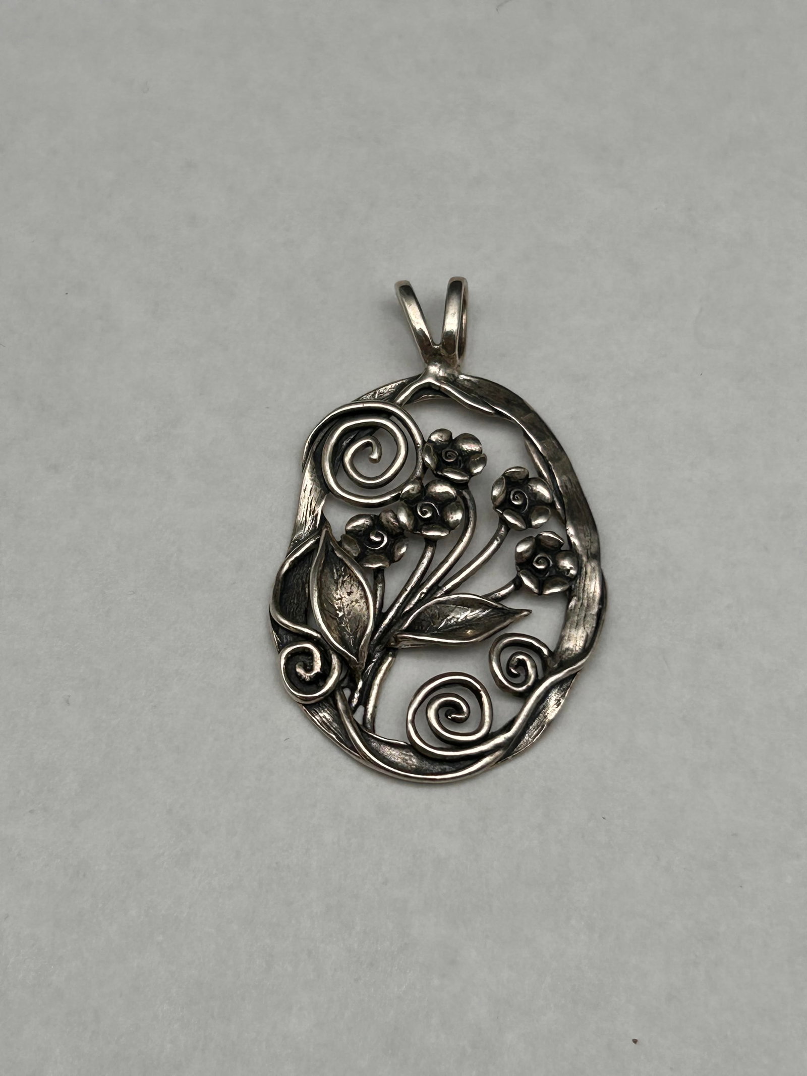 Beautiful Paz Designs Floral Pendant, Sterling Silver, Marked PZ, ISRAEL, 925, 1.5": Bidding on this item will be indication that the Bidder acknowledges that they have read and agreed to the Terms and Conditions posted to this Auction