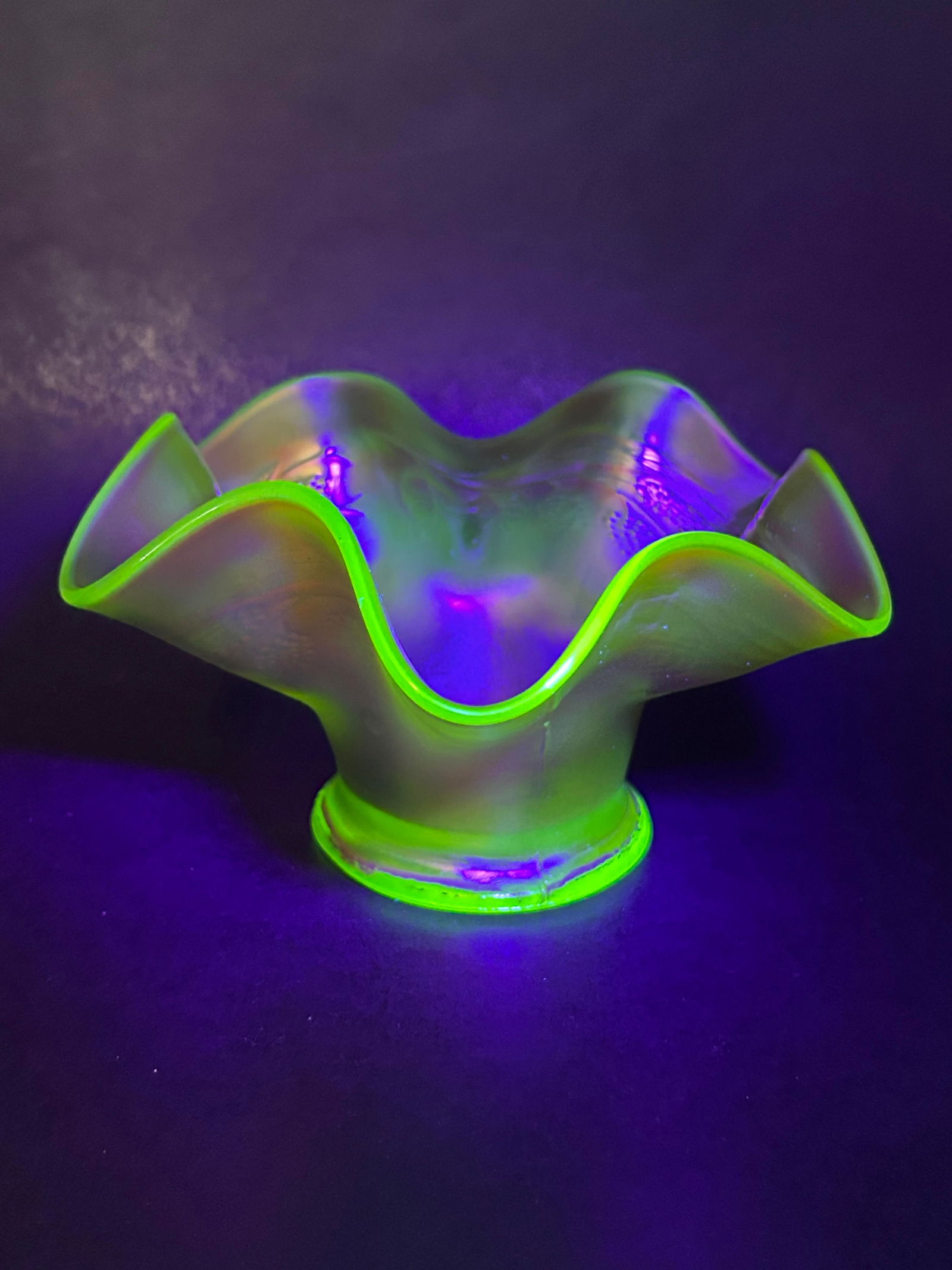 Fenton Marigold Carnival Glass Blackberry Spray Ruffled Candy Dish Bowl, Uranium Glow Under UV Light (1 of 7)