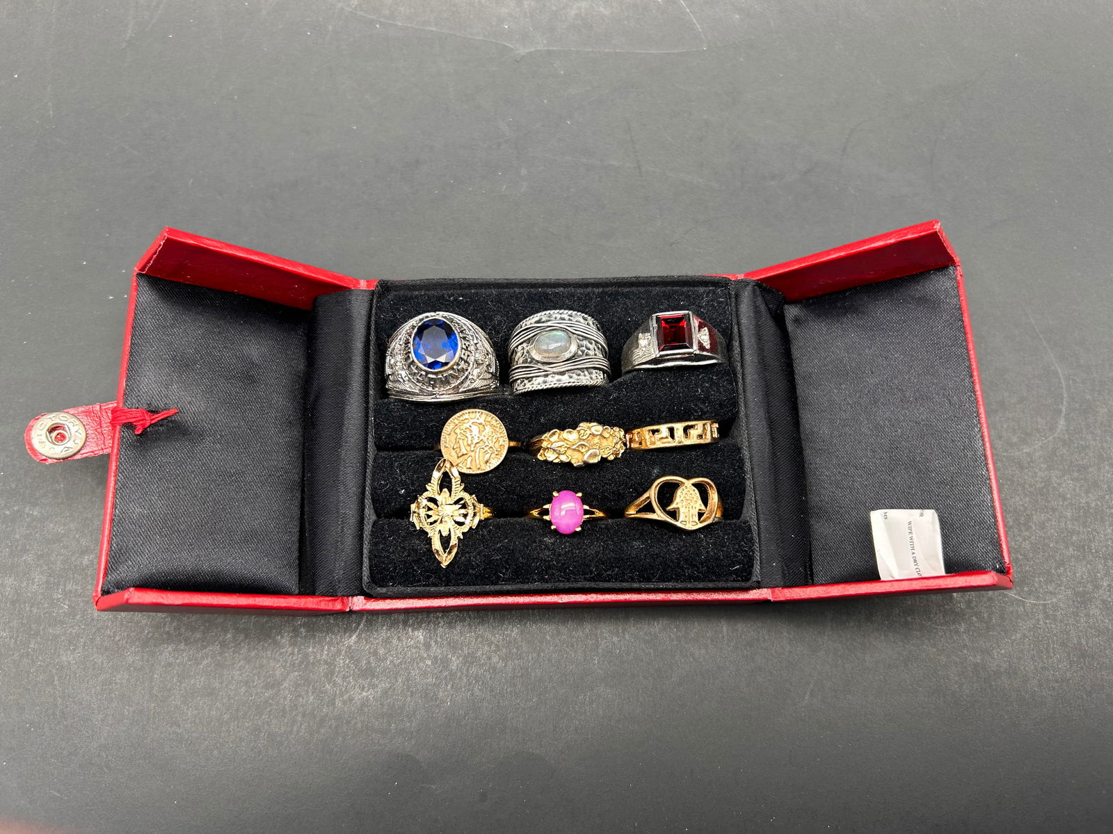 Box of Beautiful Rings in Assorted Sizes and Styles, Snap Closure Travel Jewelry/ Ring Case (1 of 5)