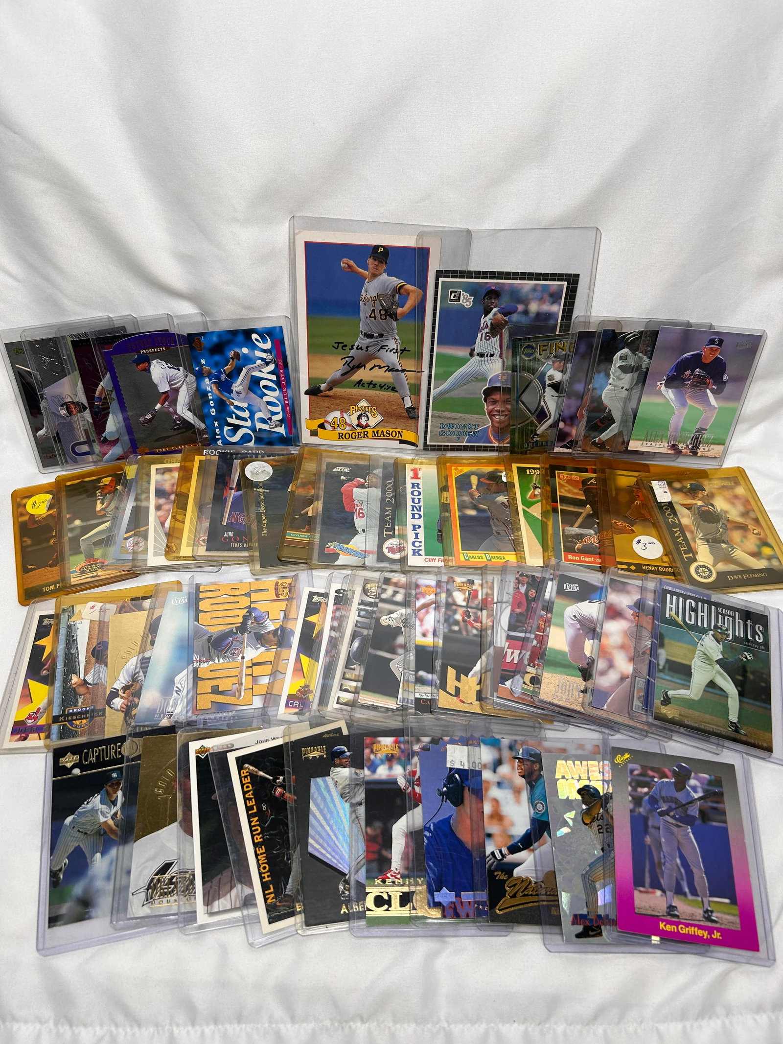 Wonderful Assortment of MLB Baseball Trading Cards, Foil, Rookies, Die Cut, Prism and More (1 of 6)