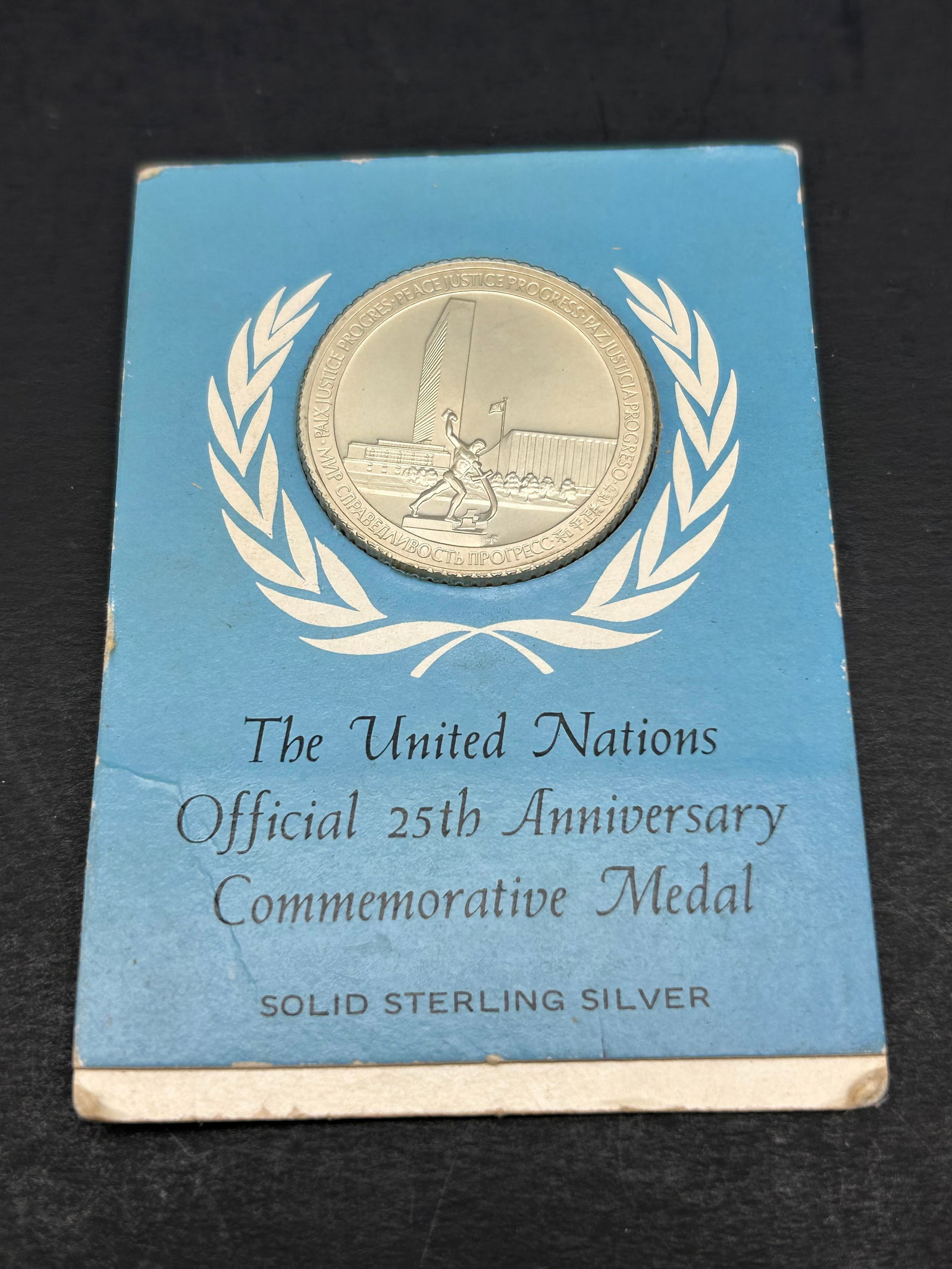 Solid Sterling Silver United Nations Official 25th Anniversary Commemorative Medal, Franklin Mint (1 of 4)