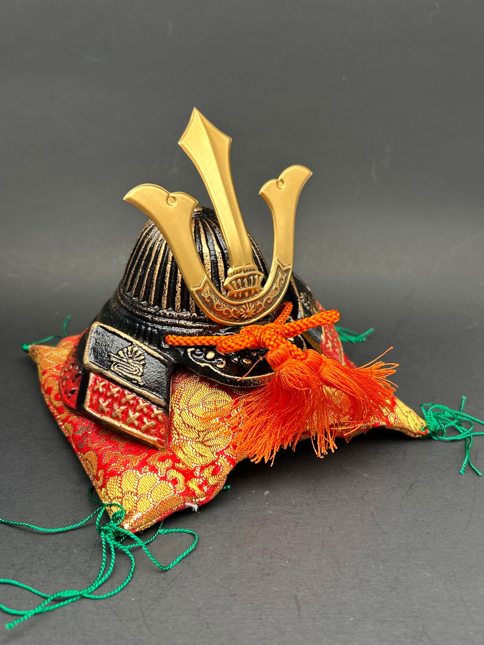Mini Japanese Kabuto Helmet (Iron) , Samurai Helmet with Display Pillow and Box, 3.5" (1 of 6)