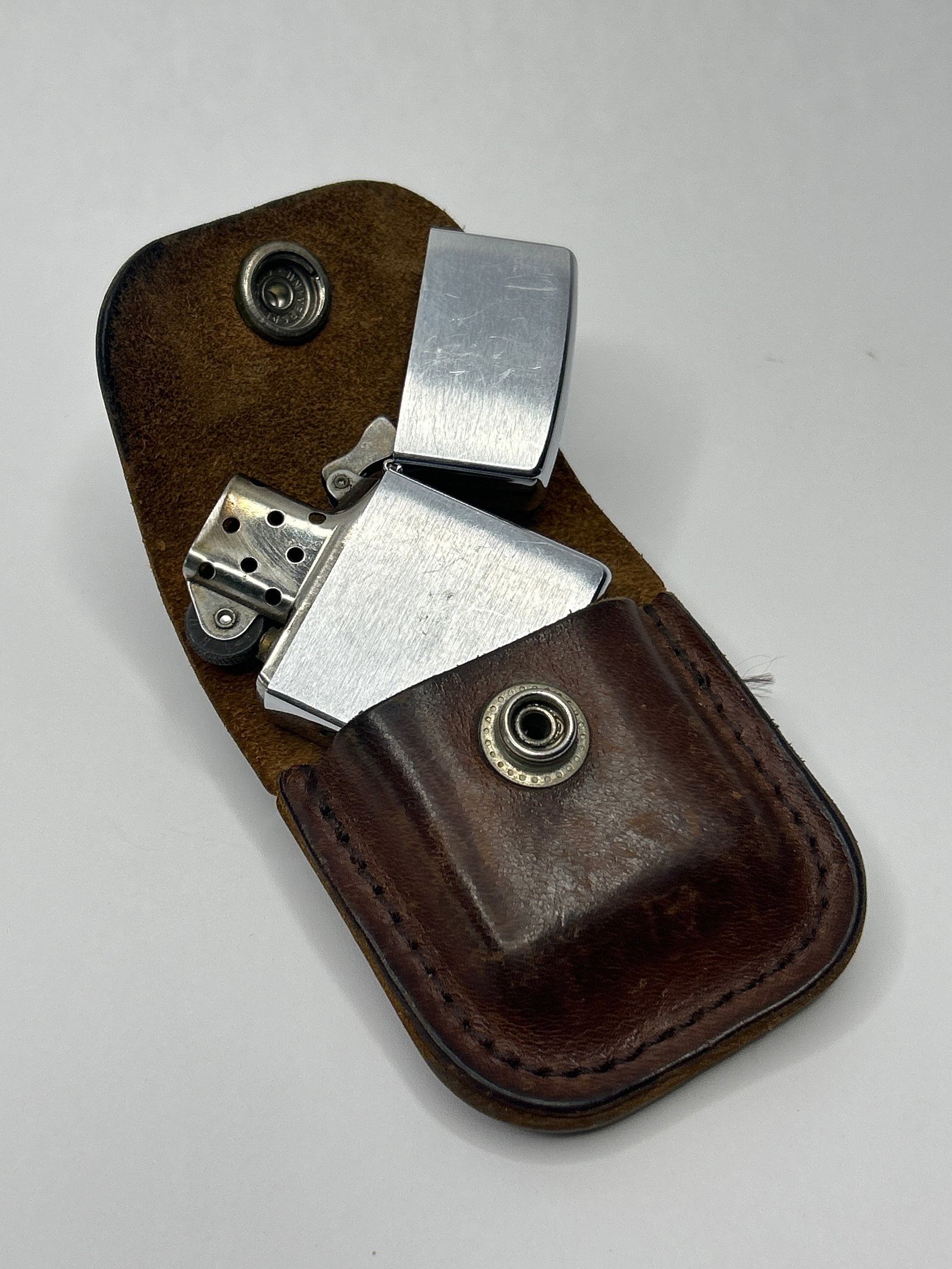 ZIPPO Lighter and Vingate Brown Leather Lighter Case with Belt Loop (1 of 4)
