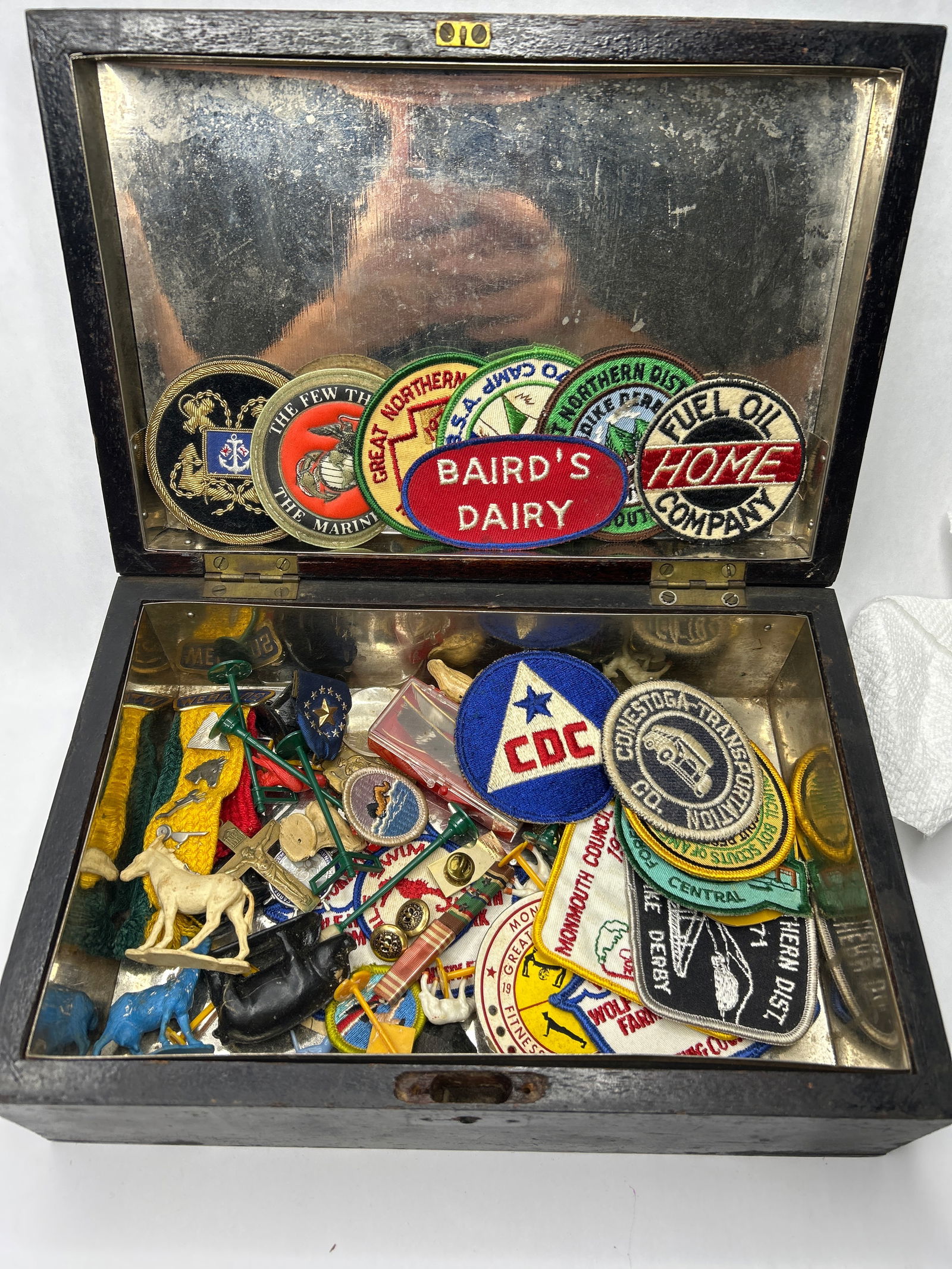 Tin-Lined Antique Wooden Humidor Box with Assorted Badges, Patches, Pins and Trinkets (1 of 7)
