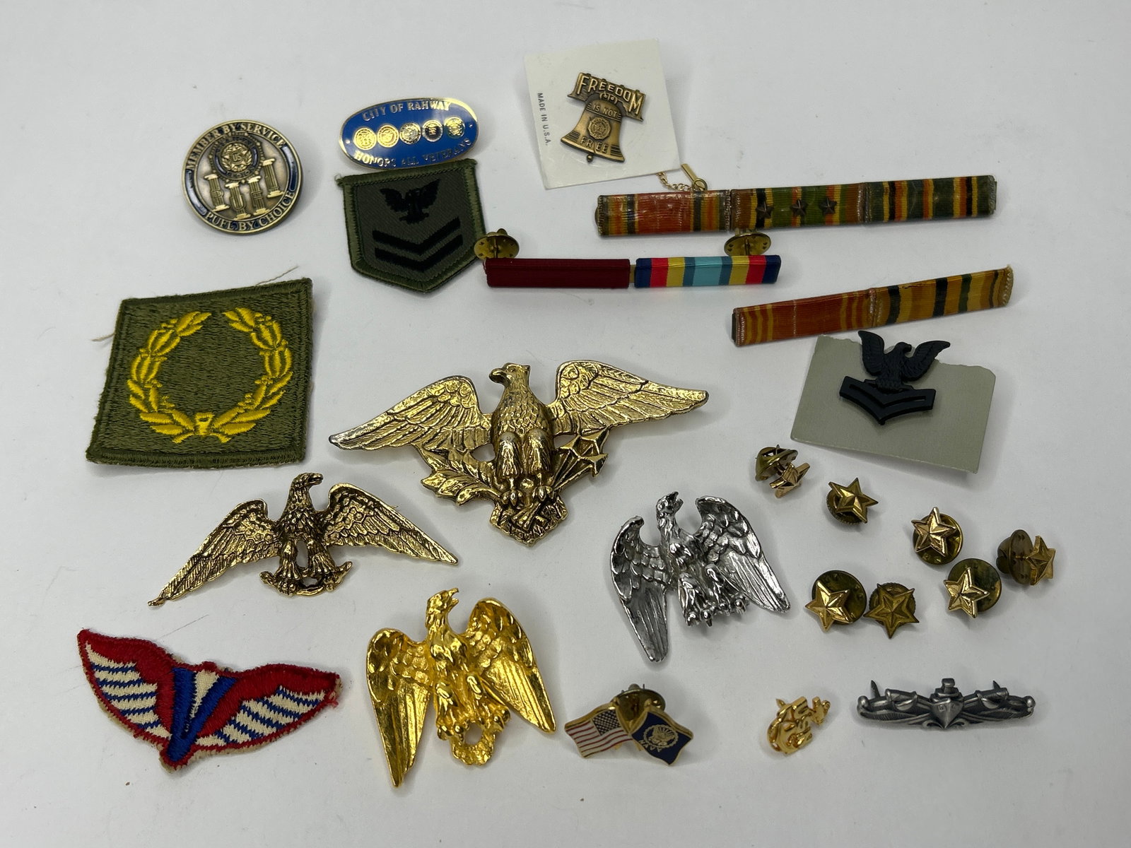 Vintage Lot of US Military Badges, Pins, Ribbon Bars & Patches: Bidding on this item will be indication that the Bidder acknowledges that they have read and agreed to the Terms and Conditions posted to this Auction