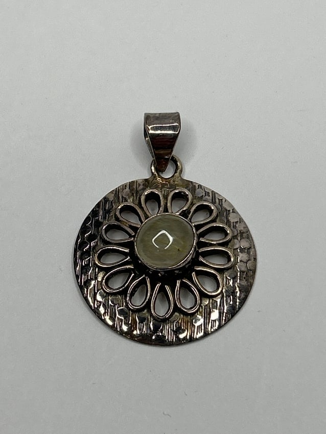 Sterling Silver Pendant with Flower Petal Cutouts and Green Agate Cabochon Center, Marked 925 (1 of 3)