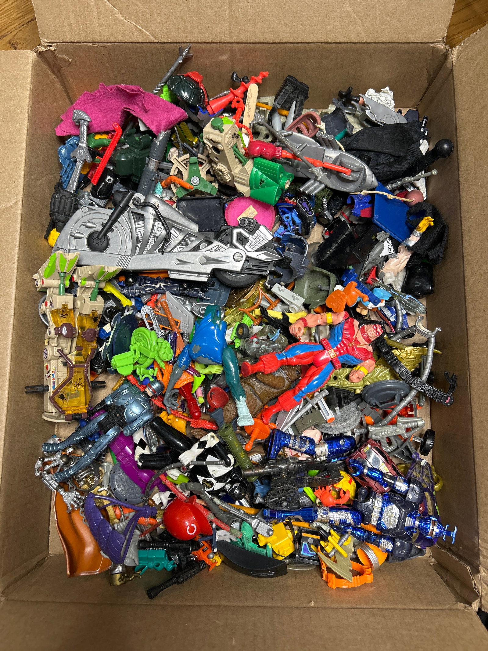 Miscellaneous Parts, Pieces, Weapons, Accessories for Action Figures, Mostly 1990s (1 of 5)