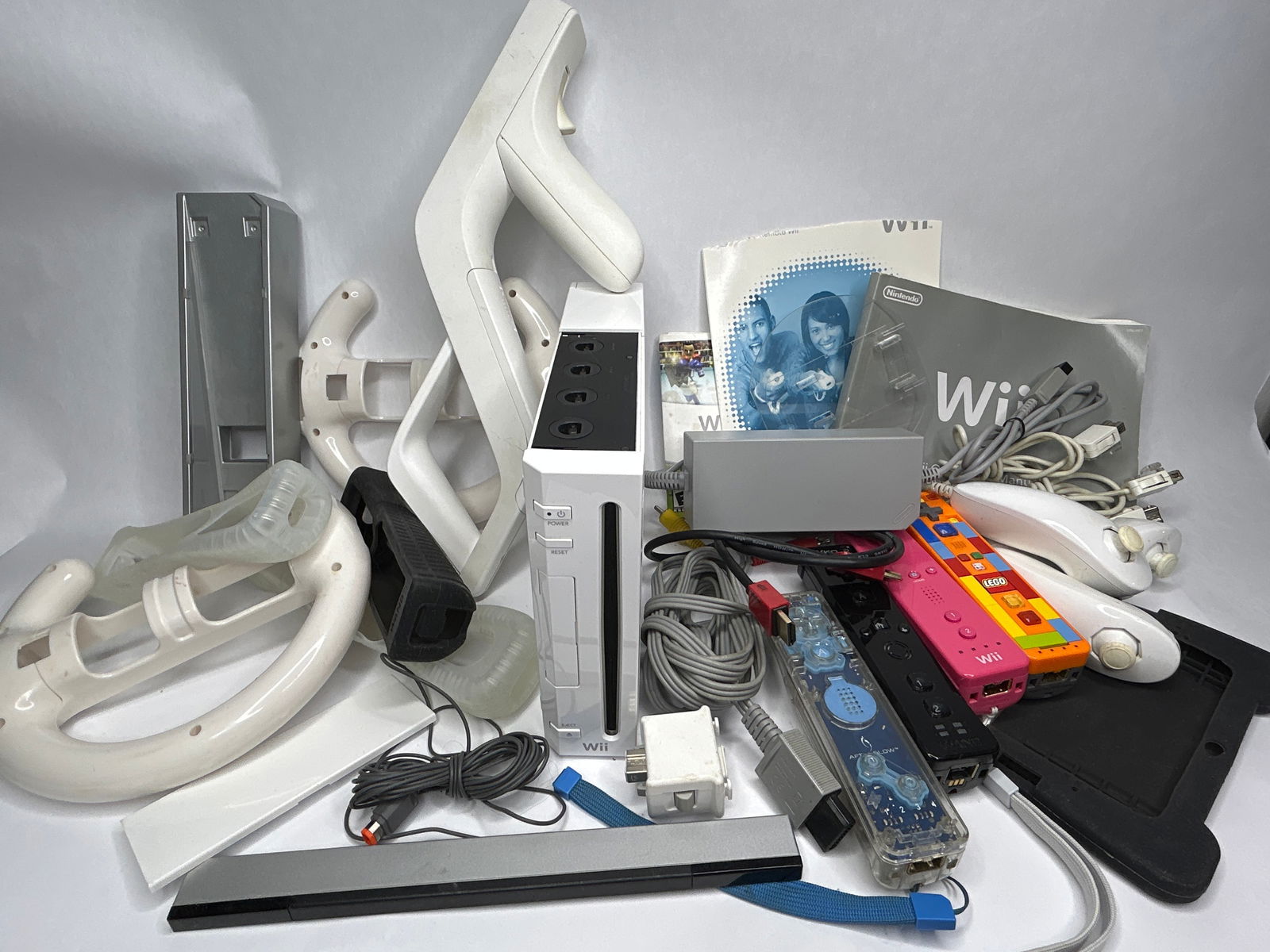 Nintendo Wii Game System, Includes All Cords and Items Shown (1 of 4)