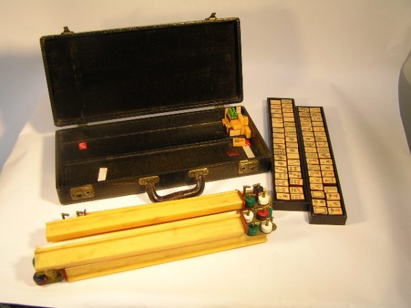 ANTIQUE MAH MA JONG SET IN CASE JOKER