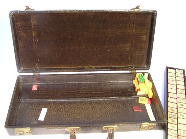 ANTIQUE MAH MA JONG SET IN CASE JOKER - 4