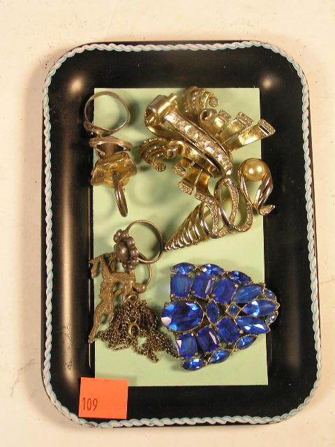 VINTAGE COSTUME JEWELRY LOT