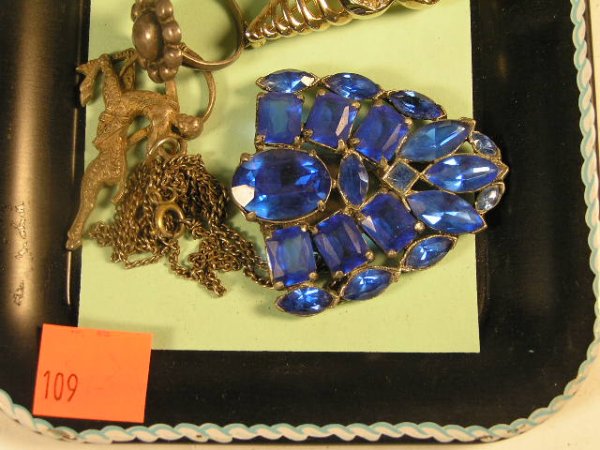 VINTAGE COSTUME JEWELRY LOT - 2