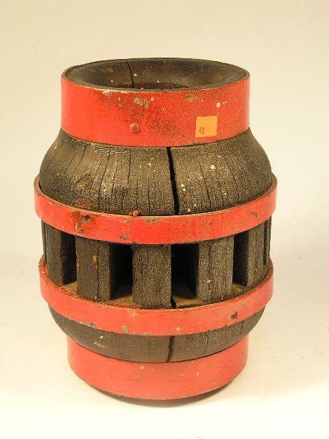 ANTIQUE WAGON WHEEL HUB