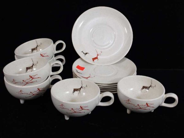 V FREE FORM SALEM PRIMITIVE DINNERWARE