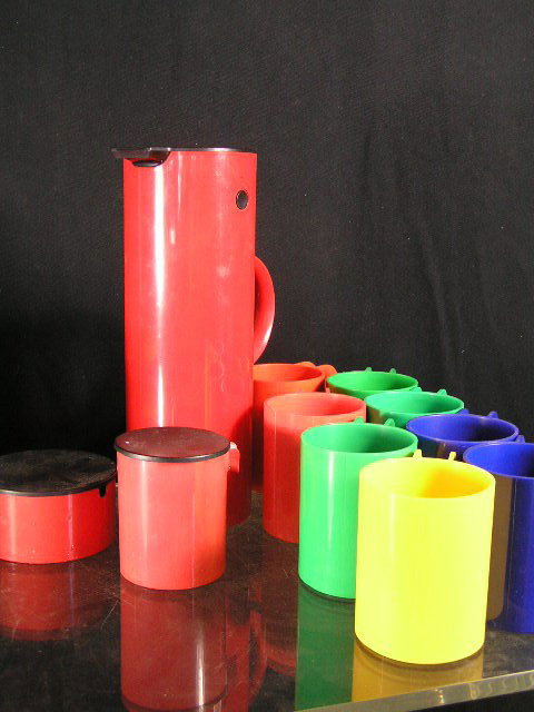 33 PC - MASSIMO BIG NELLY PLASTIC DISHWARE - HELLER: HELLER DESIGN - ALL ONE MONEY - F523