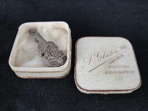 STERLING FILIGREE VIOLIN BROACH ORIGINAL BOX: FEATURING ORIGINAL BOX FROM GENEVE JEWELER - MEASURES 2.25"