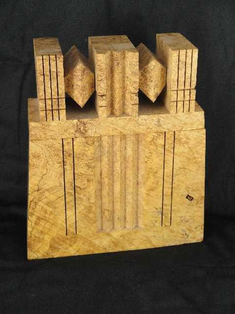 CONTEMPORARY MICHAEL ELKAN WOOD BOX: BURLED WOOD - MAPLE LEAF STUDIO - MEASURES 9"T