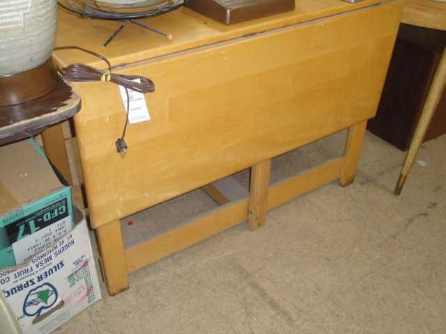 RUSSEL WRIGHT STYLE MID CENTURY DROP LEAF TABLE: COULD USE A NEW FINISH - MEASURES 29" T