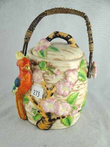 VTG JAPANESE PARROT COOKIE JAR: MEASURES 8" TALL