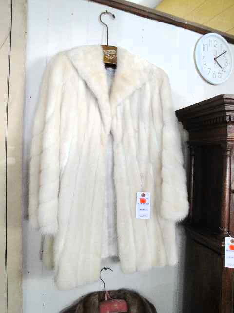 VTG S.R.COOK MINK FUR COAT - WHITE: MEASURES 32" LONG
