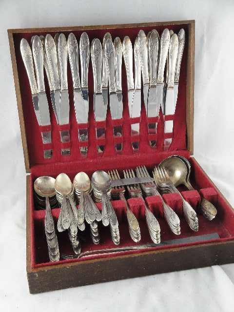 VTG TUDOR PLATE ONEDIA SP FLATWARE SET: ALL ONE MONEY