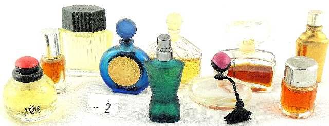 VTG LOF OF 11 MINI PERFUME BOTTLES: INCLUDING YVES SAINT LAURENT, ALIAGE, LAUDER, BYZANCE,FIDJO,UNMARKED, ETC.