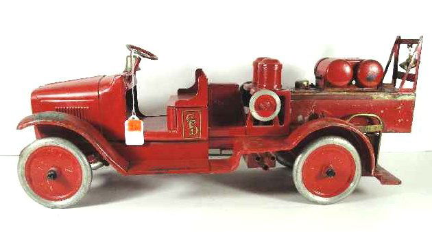 EARLY BUDDY L RED FIRE PUMP TRUCK: MOLINE PRESSED STEEL CO. - REPLACED BELLS ON FRONT AND BACK - 8+ CONDITION - MEASURES 26" LONG