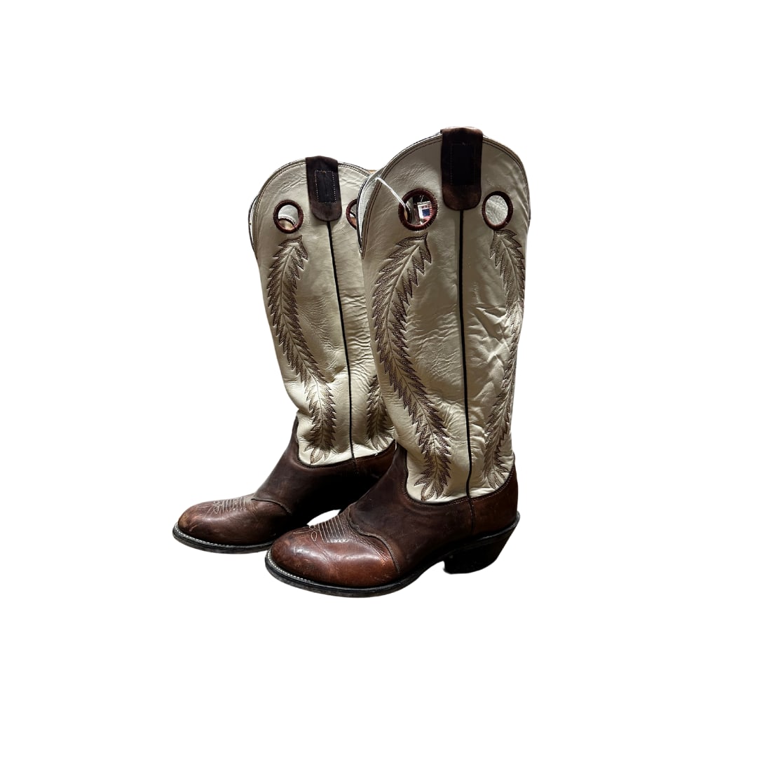Olathe Boots: Olathe Boots Size 11D This item is pre-owned. There are NO Major Flaws with this item Length 19" Please take a moment to review our detailed Shipping Policy and Terms and Conditions before placing any