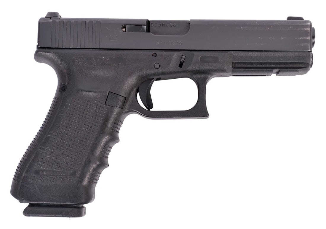 Glock 17 Gen 4 9mm Semi-auto Pistol With Night Sights FFL Required BBDN826 (CWA1): A Glock G17 9x19MM Semi-auto Pistol that is in good condition with a bright and defined bore. The action functions and the finish shows mild usage with light marks to the slide and frame. Glock brande