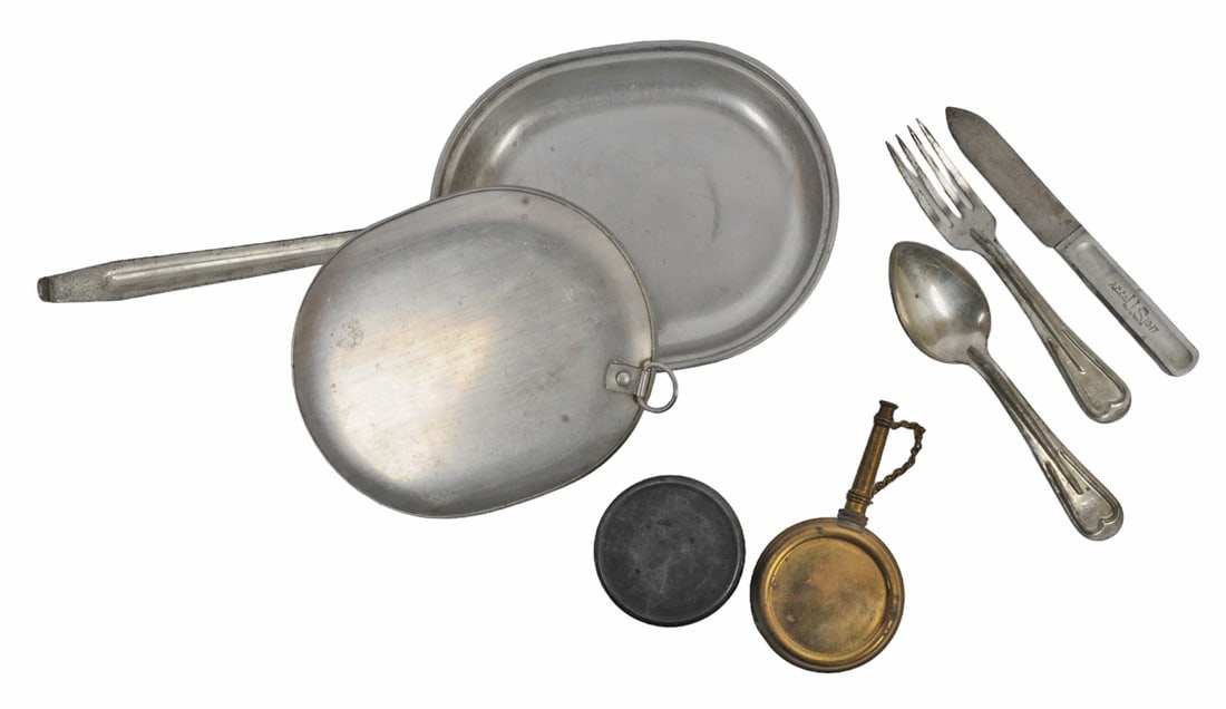 Grouping Lot of a US Military WWI Mess Tin, Utensils, Lard Container and Brass Rifle Oiler (S2L): A Grouping Lot of a US Military WWI Mess Tin, three Utensils, Lard Container and a Brass Rifle Oiler - all in very good condition.