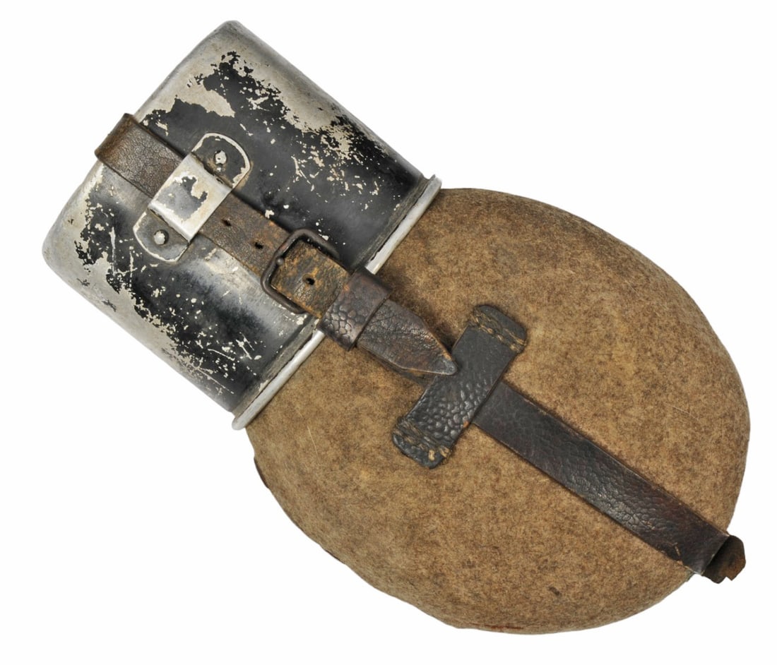 *German World War II Canteen & Cup (CWA) (1 of 6)