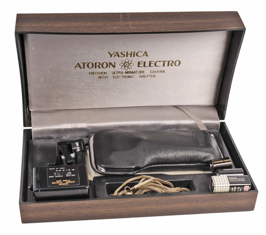 Japanese Yashica Atoron Electro Miniature Camera  (JGD) (1 of 8)