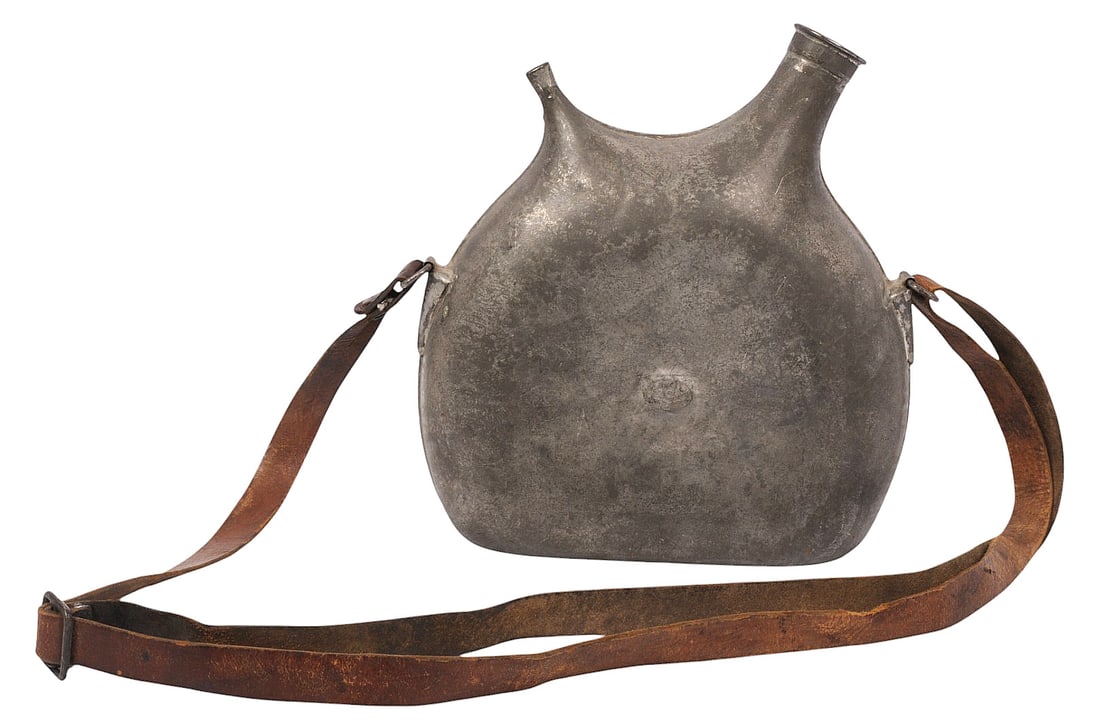 French Military World War I M1877 2 Liter Canteen & Strap (RM) (1 of 7)