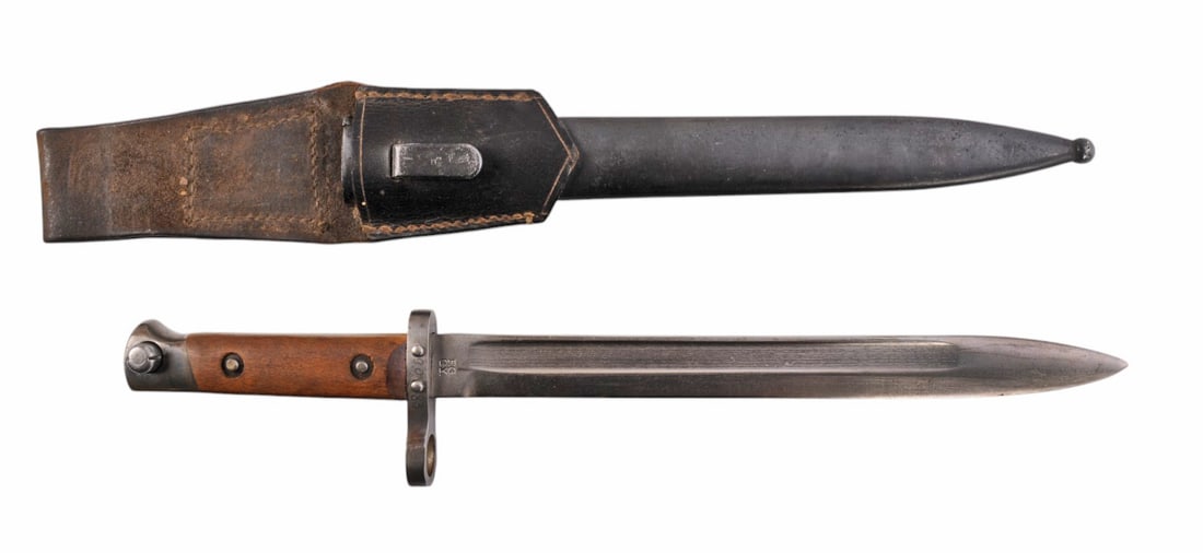 WWI WWII Austrian M1895 Steyr Straight Pull Rifle Bayonet (S4C): An WWI WWII Austrian M1895 Steyr Straight Pull Rifle Bayonet in very good condition. The overall condition of the bayonet has very little to no cosmetic wear or blemishing. The scabbard and frog maint