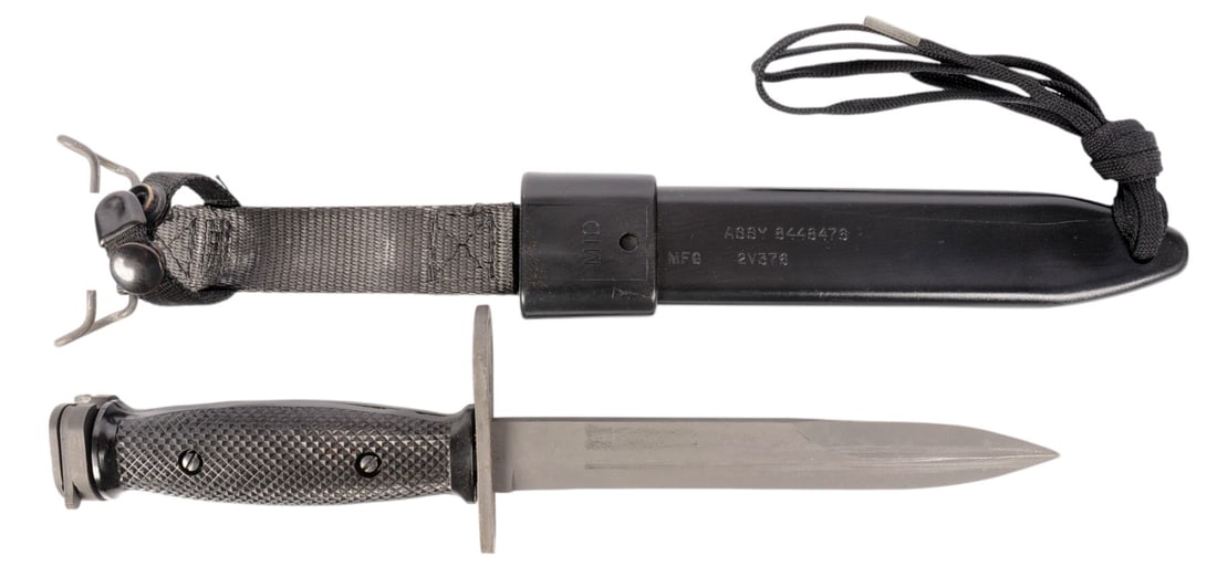 US Military Vietnam era Ontaria M7 Bayonet for the M16 Rifle (C3S): This US Military Vietnam era Ontaria M7 Bayonet for the M16 Rifle complete with a M10 scabbard is in very good+ condition.