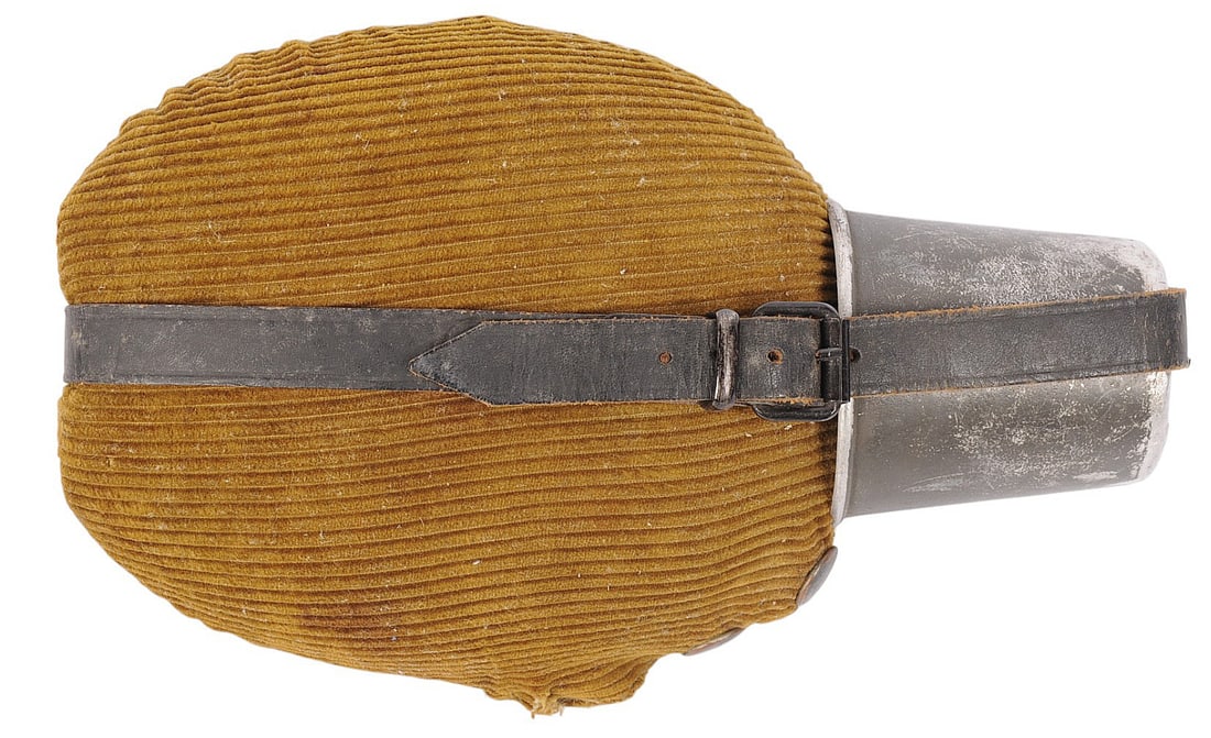 *German Military WWII era Canteen & Cup (JAS) (1 of 6)