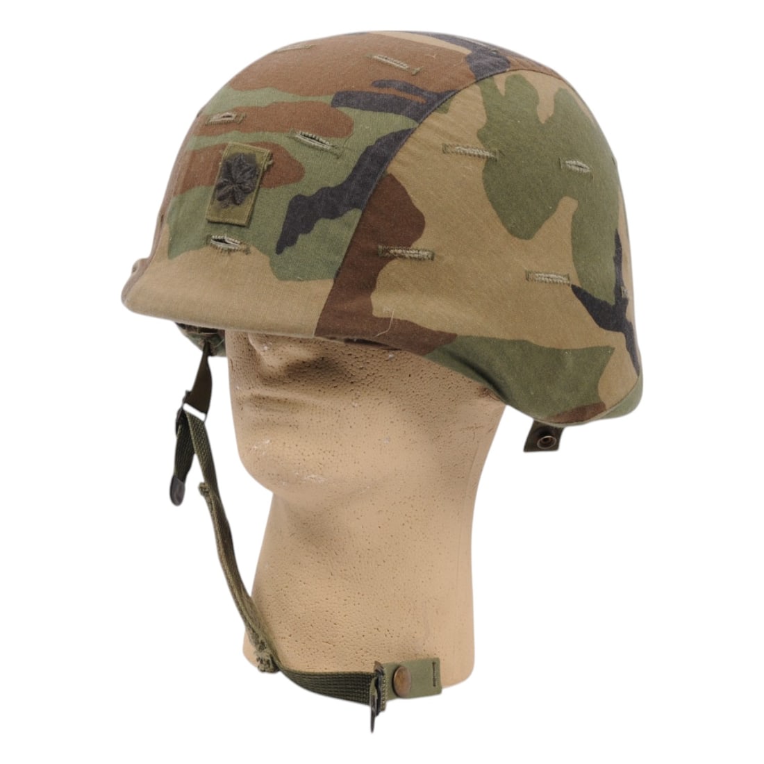 US Military USGI PASGT Kevlar Helmet with M81 Woodland Camo Cover (JAS): A US Military USGI PASGT Kevlar Helmet with M81 Woodland Camo Cover in very good condition. The cover maintains good color and has minimal fraying. The web system is complete with little cosmetic wear