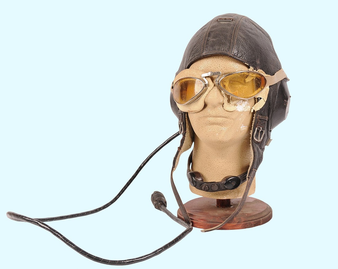*German WWII Luftwaffe LKpW101 Winter Flying Helmet by Siemens with Avionics & Goggles (C3T) (1 of 13)
