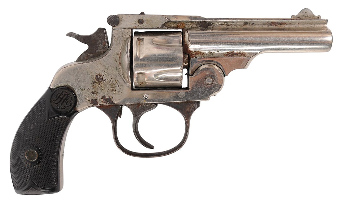 Eastern Arms Co. 32. Short Break Action Revolver FFL 976 (A2W1): An Eastern Arms Co. 32. Short Break Action Revolver in good condition with a dirty bore. The action appears to function properly with moderate wear and cosmetic blemishing to the original finish espec