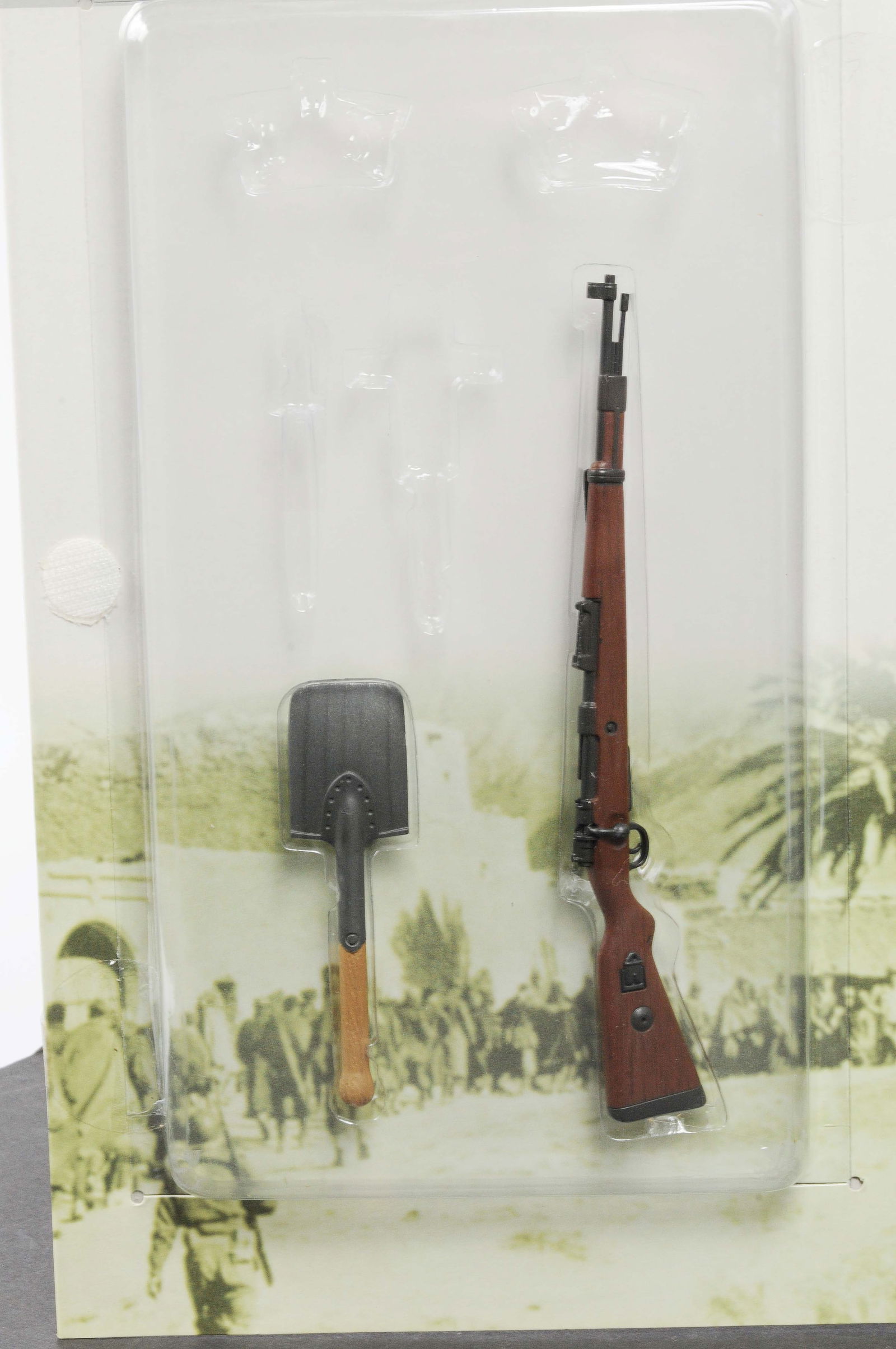 Dragon Inc. WWII German Heer and Afrika Corp Infantry Action Figure Lot of 3(C3T) - 16