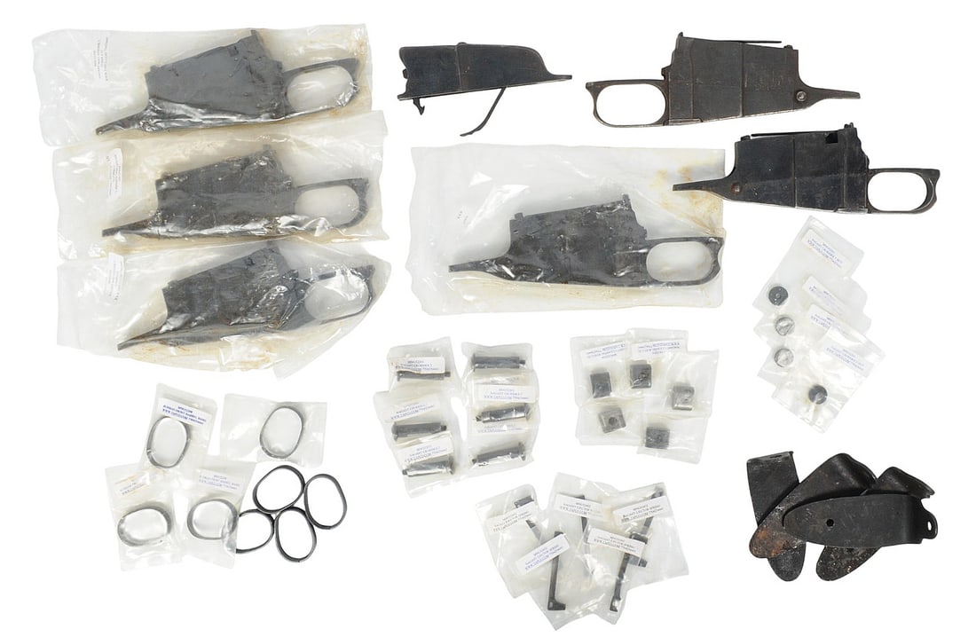 Surplus Russian, Italian Mosin Nagant, Carcano Parts Lot of 39 (S4A) (1 of 8)