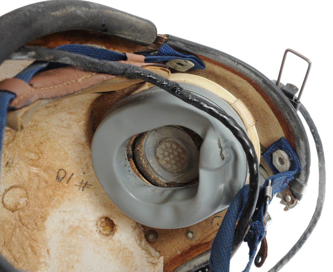 US Navy Vietnam War era Taped Fighter Pilot Helmet, Baf & Flahlight (B4M) - 10