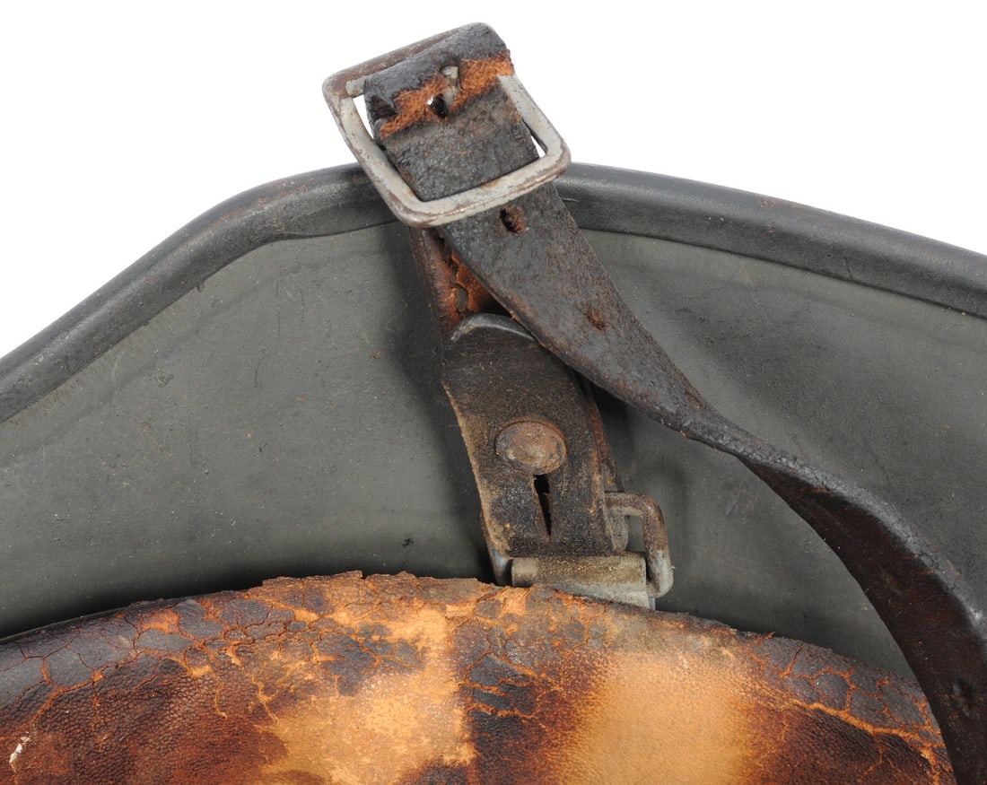 German Army WWII issue M40 Stalhelm Helmet (B4M) - 11