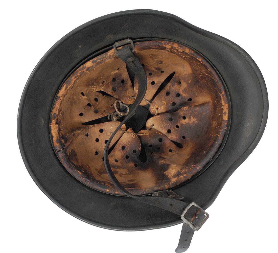 German Army WWII issue M40 Stalhelm Helmet (B4M) - 7