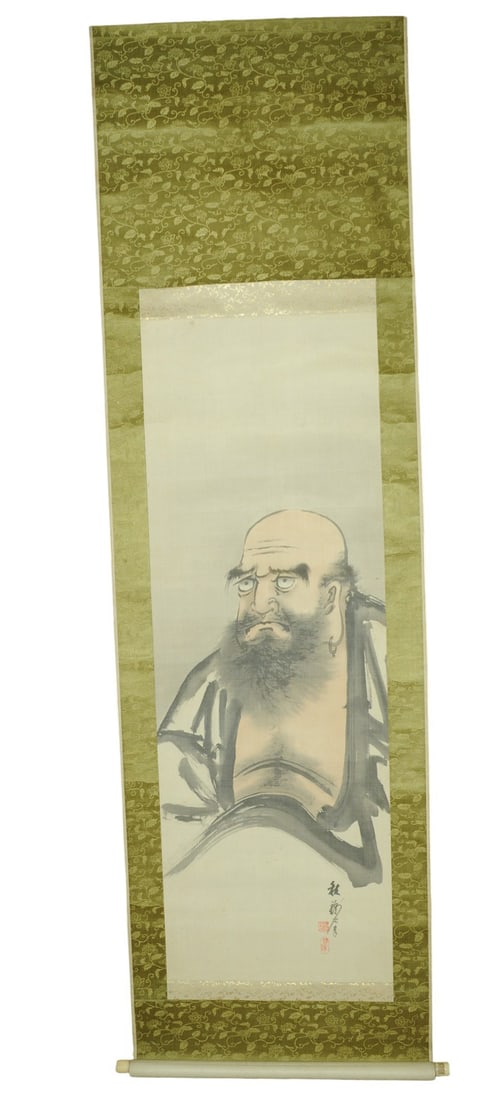 Vintage Early to Mid-20th Century Japanese Kakejiku Traditional Hanging Scroll of Daruma (APL): A Vintage Early to Mid-20th Century Japanese kakejiku (or kakemono) traditional hanging scroll of Bodhidharma or Daruma in good to very good condition with minor cosmetic wear. This is a classic