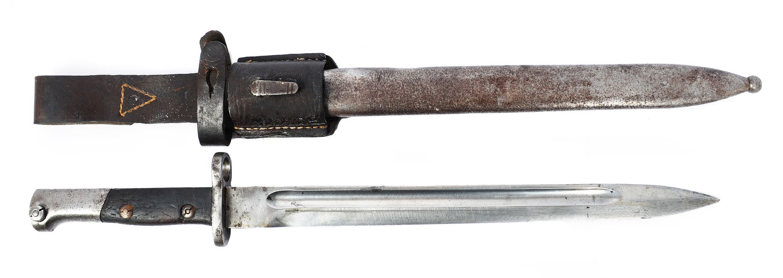 Chilian Military M1912 Steyr Mauser Rifle Bayonet (MAT): A Chilian Military M1912 Steyr Mauser Rifle Bayonet in good condition with scabbard and frog.